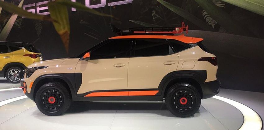 2021 Kia Seltos side