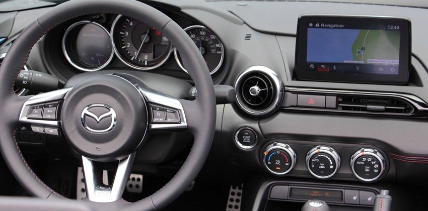 Mazda MX-5 cabin