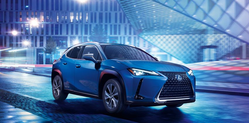 Lexus UX 300e front
