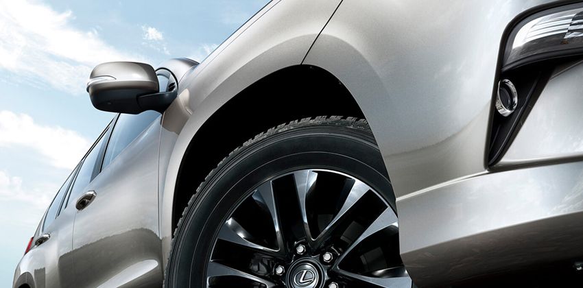 2020 Lexus GX 460 wheels