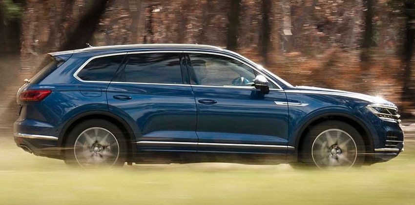 Volkswagen Touareg side