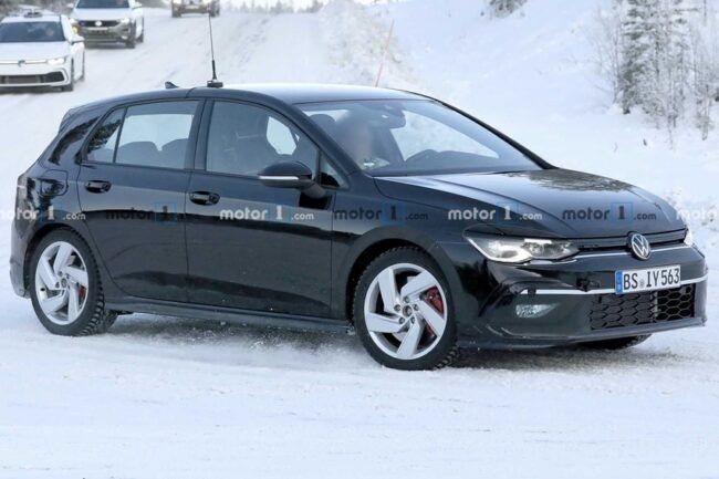 Volkswagen Golf GTI MK8 Tertangkap Kamera, Telanjang Tanpa Kamuflase Volkswagen Golf GTI MK8 Tertangkap Kamera, Telanjang Tanpa Kamuflase