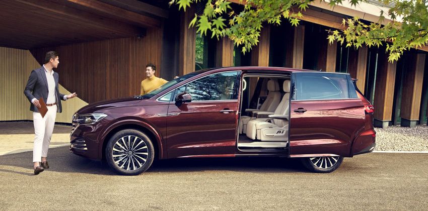 2020 Volkswagen Viloran side