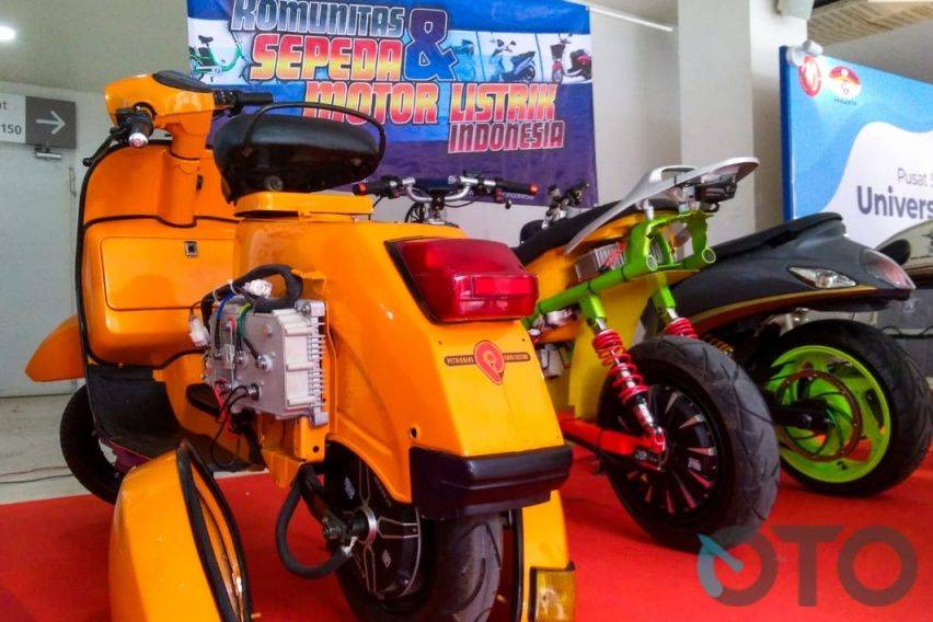 Ragam Merek  Motor  Listrik  Ramaikan IIMS Motobike Expo 2019