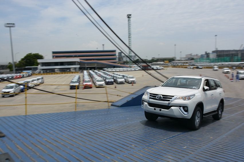 Ekspor Toyota Fortuner