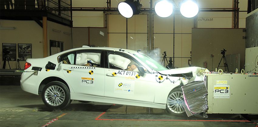 BMW 318i sedan scores four stars in Asean NCAP crash test