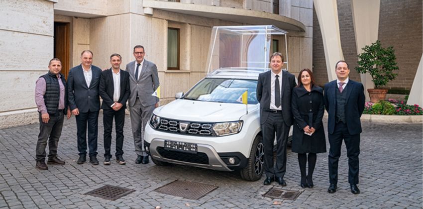 Dacia Duster - Popemobile