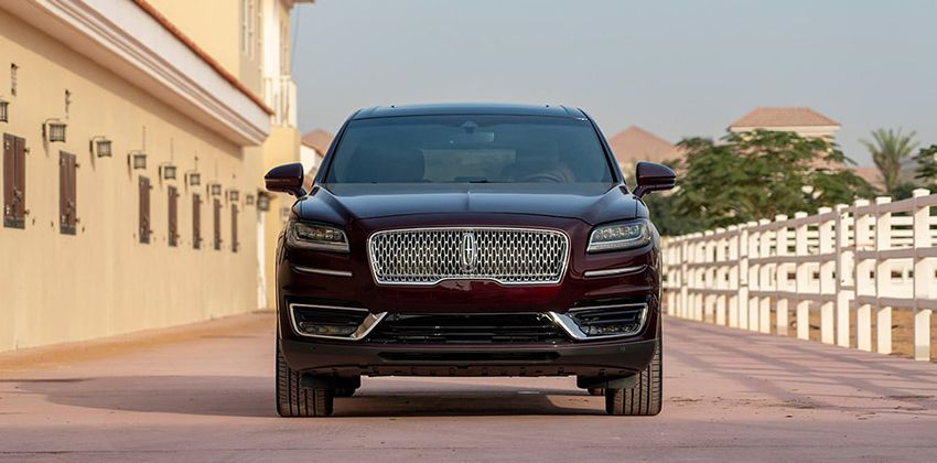 Lincoln Nautilus front