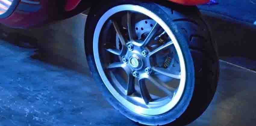 Vespa Primavera S SE wheels