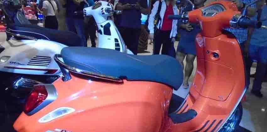 Vespa Primavera S SE side