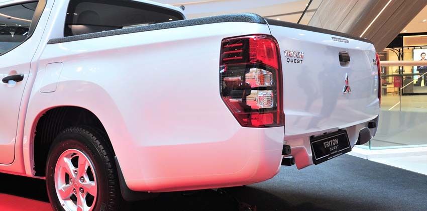 Mitsubishi Triton Quest rear