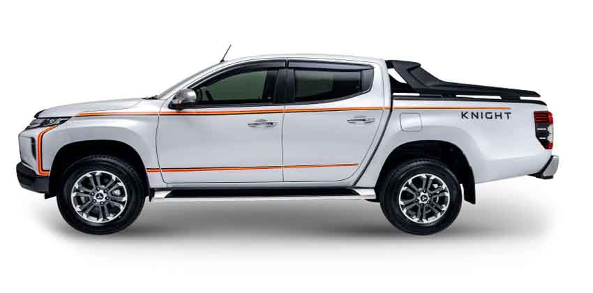 Mitsubishi Triton Knight side