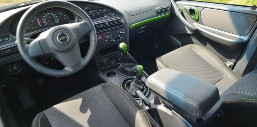 Chevrolet Niva interior