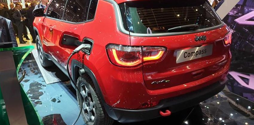 Jeep Renegade hybrid rear