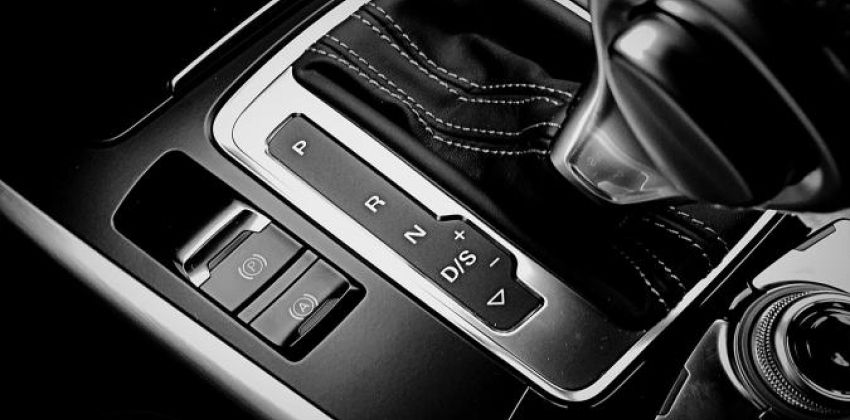 How to drive an automatic car