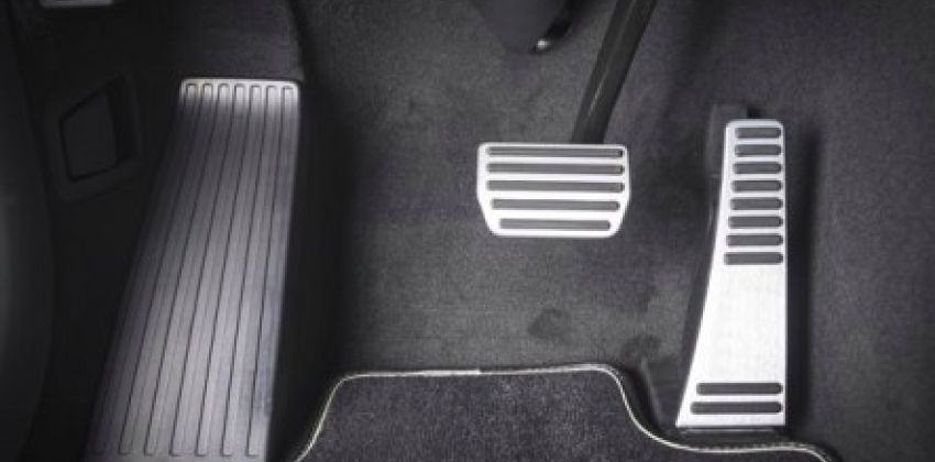 How to drive an automatic car