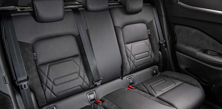 2020 Nissan Juke interior