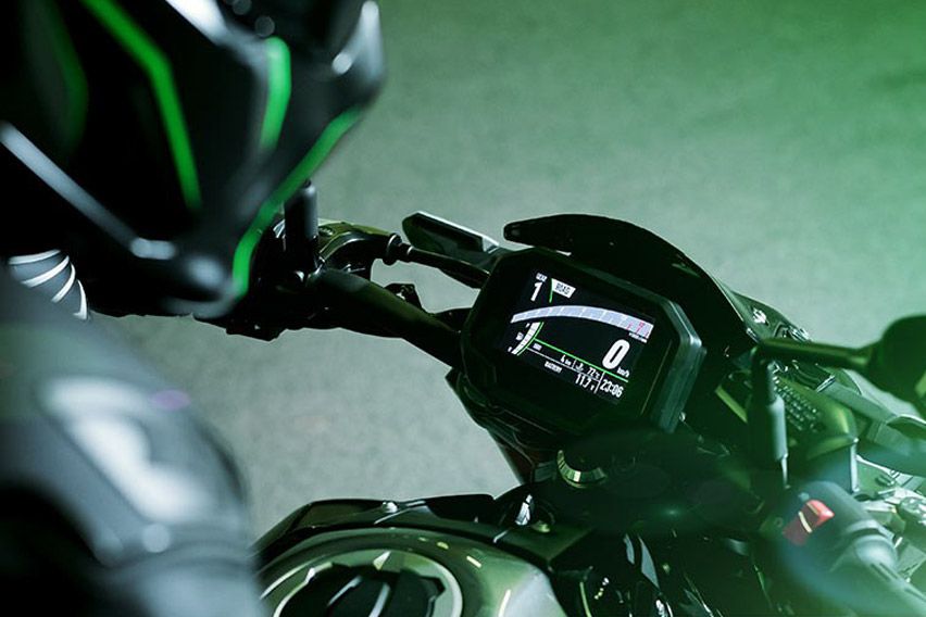Fitur Konektivitas Kawasaki Z900 2020
