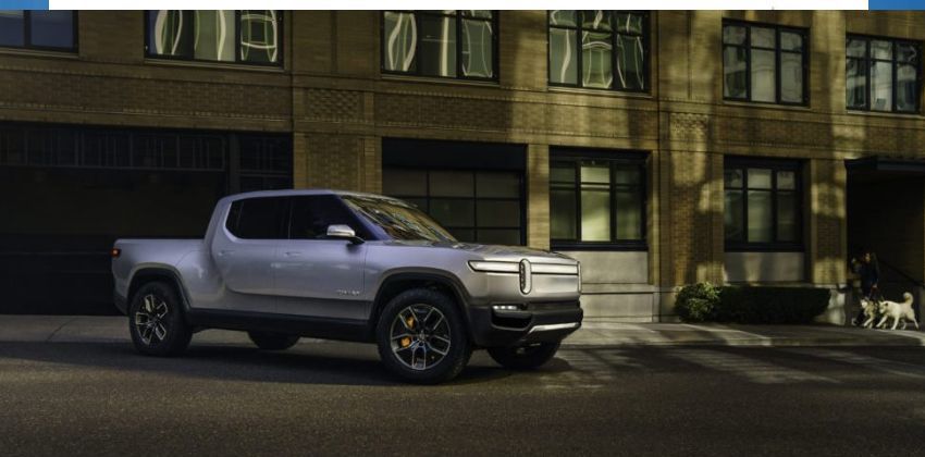 Allelectric Rivian R1T demonstrates “tank turn” feature