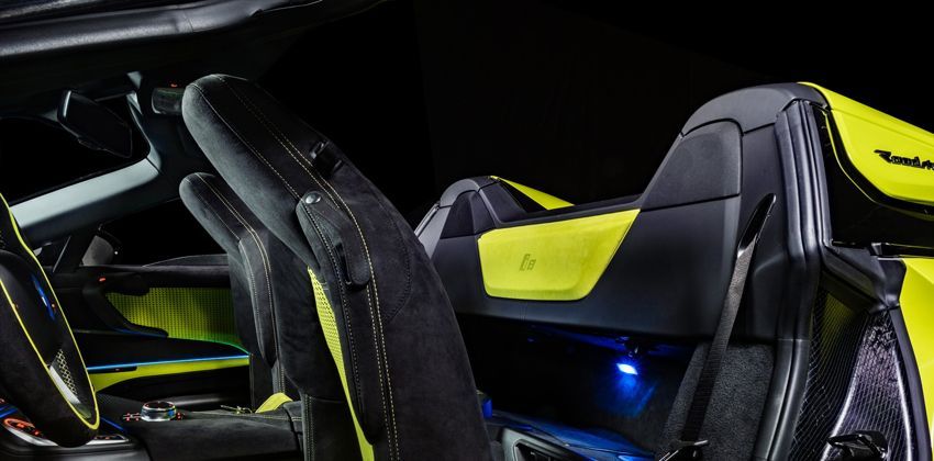 BMW i8 Roadster LimeLight Edition cabin