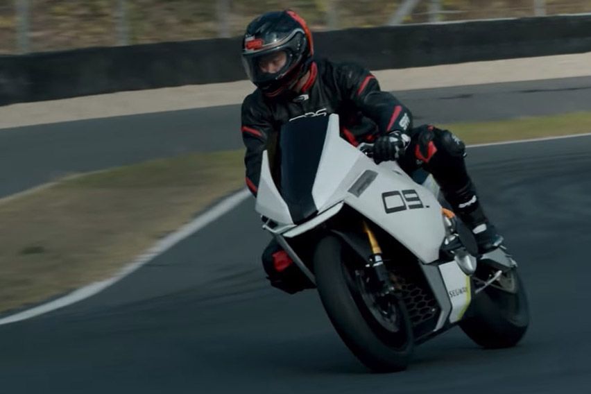 Sebelum Meluncur, Segway Apex Test di Sirkuit