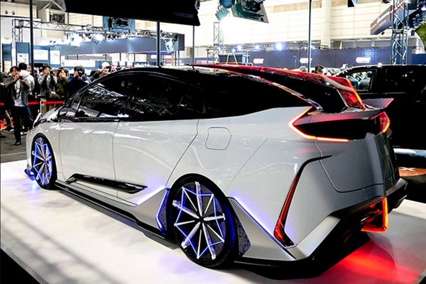 Konsep Toyota Prius dengan modifikasi bodi ekstrem di Tokyo Auto Salon 2020