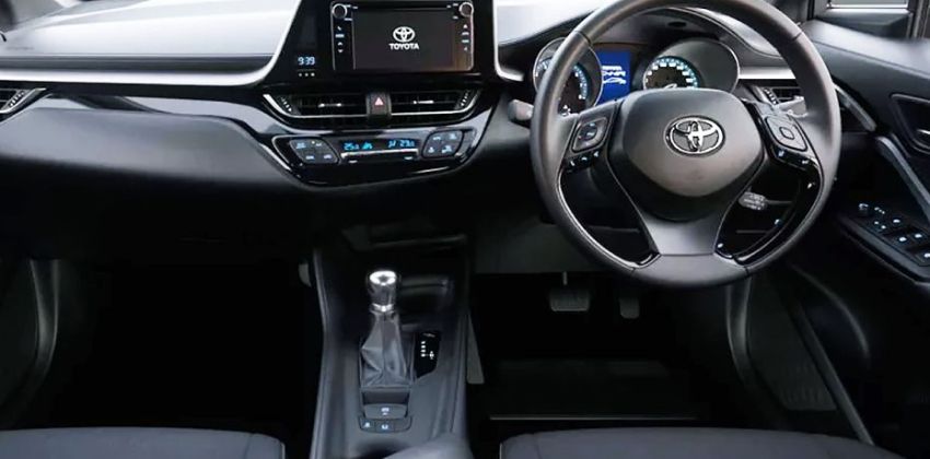 Toyota C-HR cabin