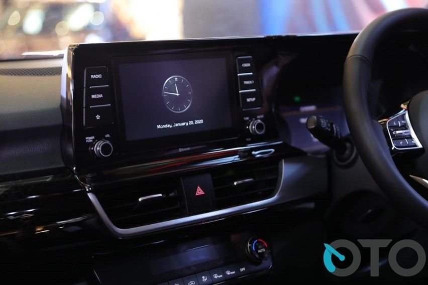 head unit floating 8 inci untuk tipe atas