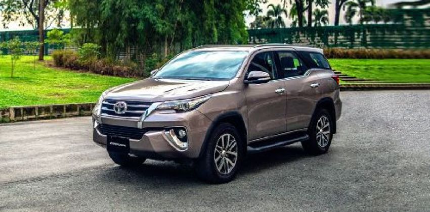 Toyota Fortuner front
