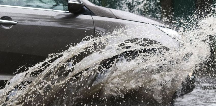 How to fix flood damaged car