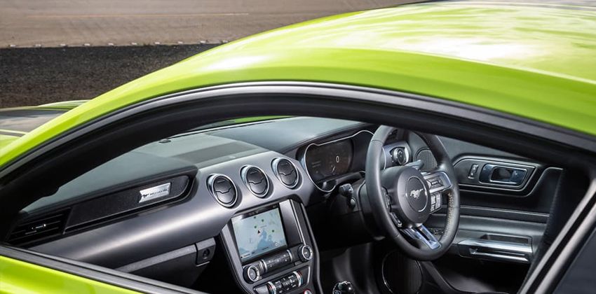 Ford Mustang R-Spec cabin
