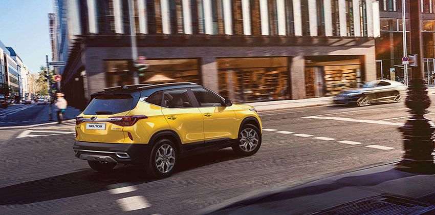 2021 Kia Seltos side