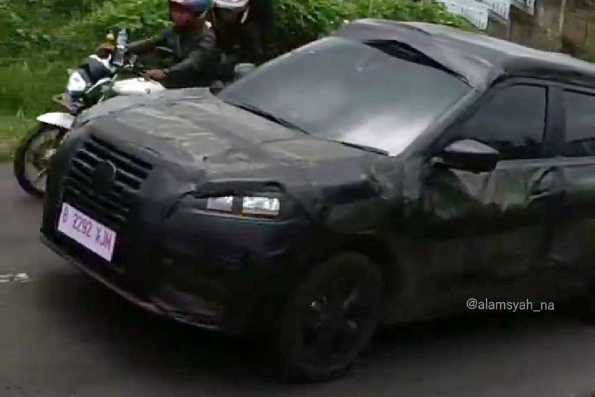 Tertutup kamuflase wajah Nissan Kicks
