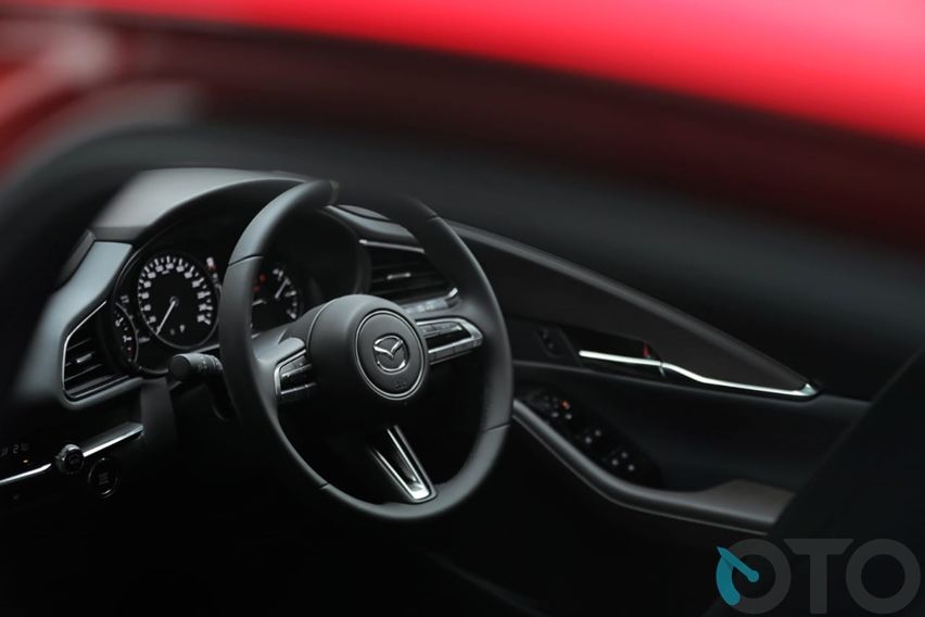 Susunan interior pun mirip dengan Mazda3
