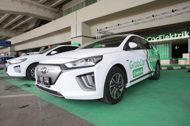 Tarif GrabCar Elektrik Gunakan Hyundai Ioniq Lebih Mahal, Ini Alasannya Tarif GrabCar Elektrik Gunakan Hyundai Ioniq Lebih Mahal, Ini Alasannya