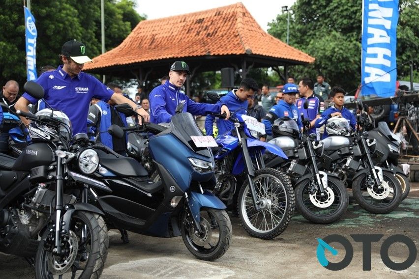 valentino rossi ride nmax