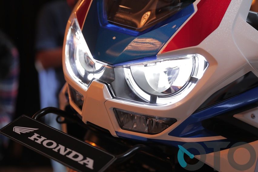 lampu depan Honda CRF1100L Africa Twin 