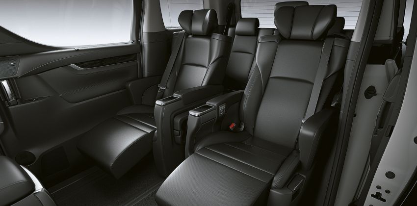 2020 Toyota Vellfire cabin