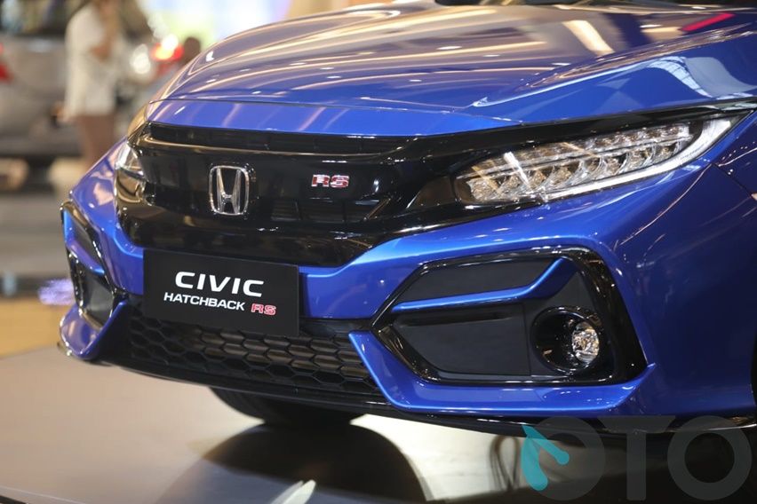 Bumper baru pada Honda Civic Hatchback RS