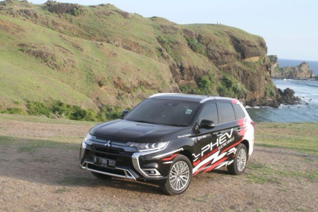 First Drive Mitsubishi Outlander PHEV (Part-3): Fleksibilitas Pengisian Listrik dan Multiguna First Drive Mitsubishi Outlander PHEV (Part-3): Fleksibilitas Pengisian Listrik dan Multiguna