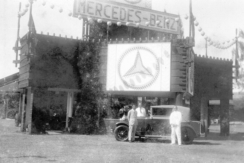 Dealer MErcedes Benz di Jawa