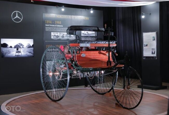Patent Motorwagen Meriahkan Perayaan 50 Tahun Mercedes-Benz di Indonesia Patent Motorwagen Meriahkan Perayaan 50 Tahun Mercedes-Benz di Indonesia