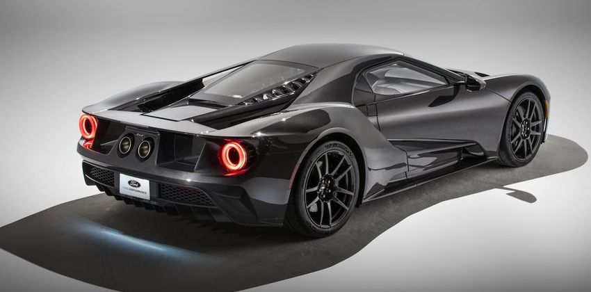 2020 Ford GT rear