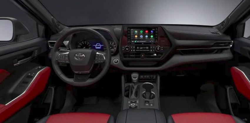 Toyota Highlander XSE cabin