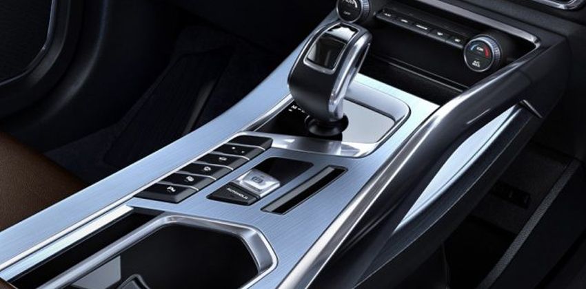 Geely Coolray gear shifter