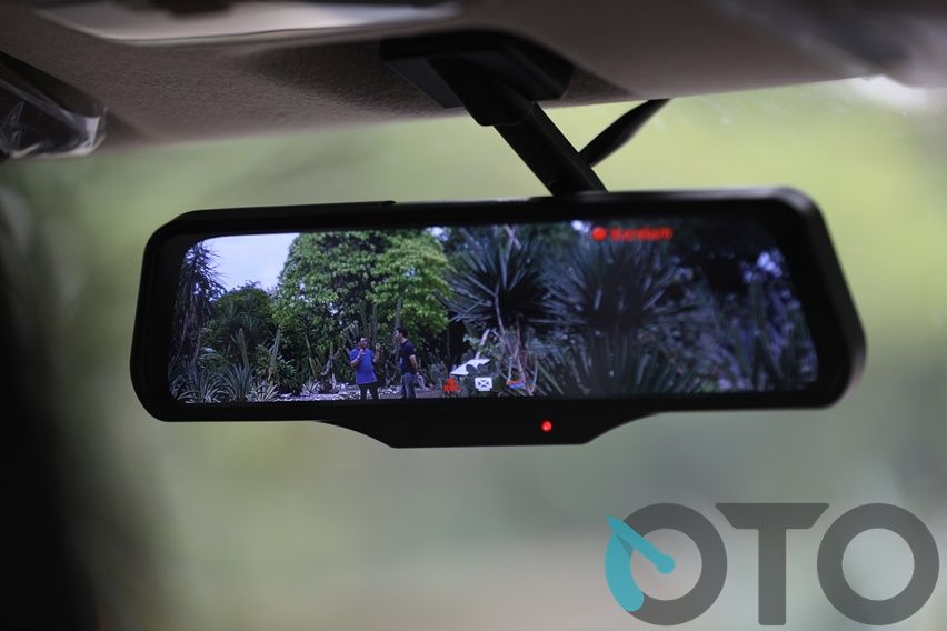 Fitur canggih E-Mirror, pertama di segmennya