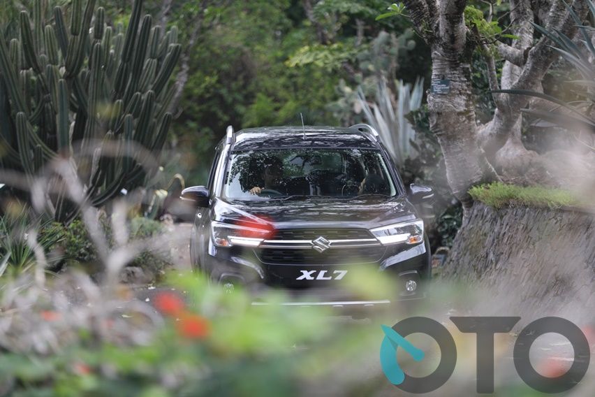 Spesifikasi Suzuki XL7