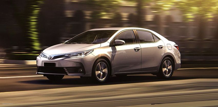 Toyota Corolla Sedan front