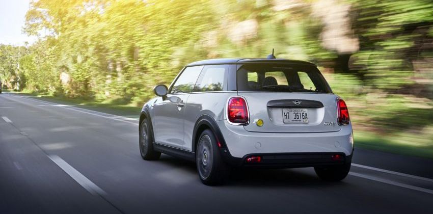 2020 Mini SE rear