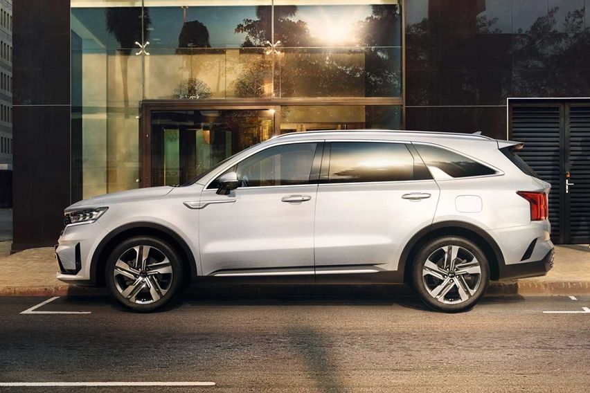 Tampak samping all new Kia Sorento